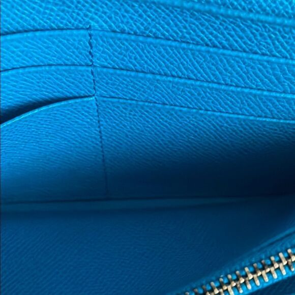 Tod's Blue Leather Wallet with Silver Clasp - Picture 7 of 11